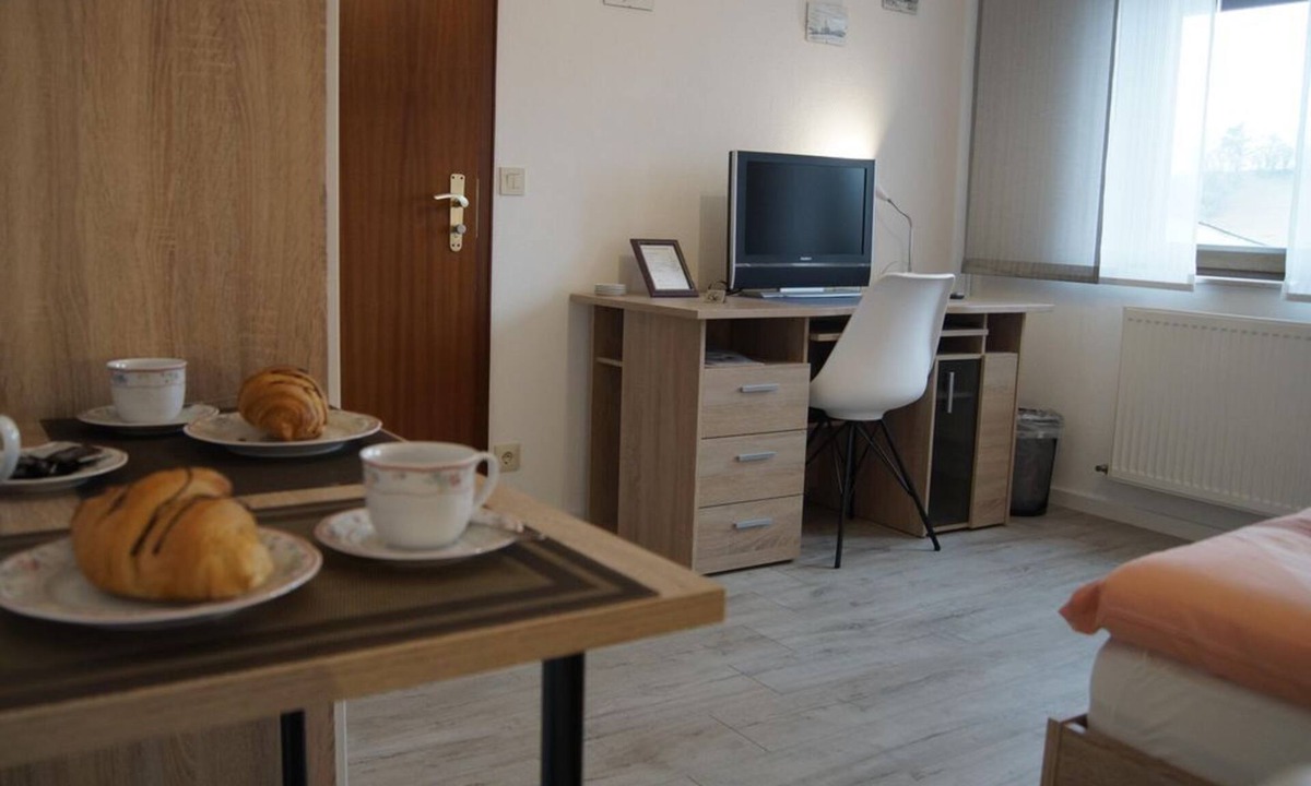 Gransdorf Apartment | Double room with shower/WC - Eifel-Ferienwohnung Gisela