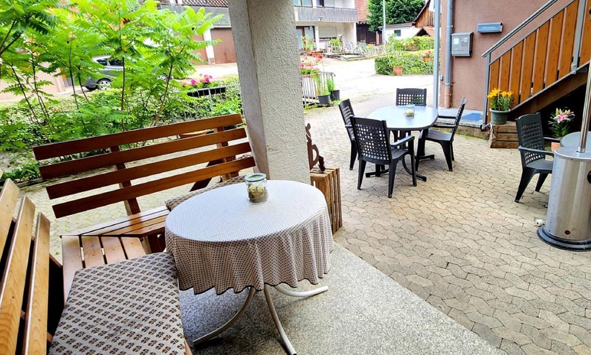 Ohlsbach Bed & Breakfast | Double room with shower/WC Balcony - Guesthouse Tagescafe Eckenfels