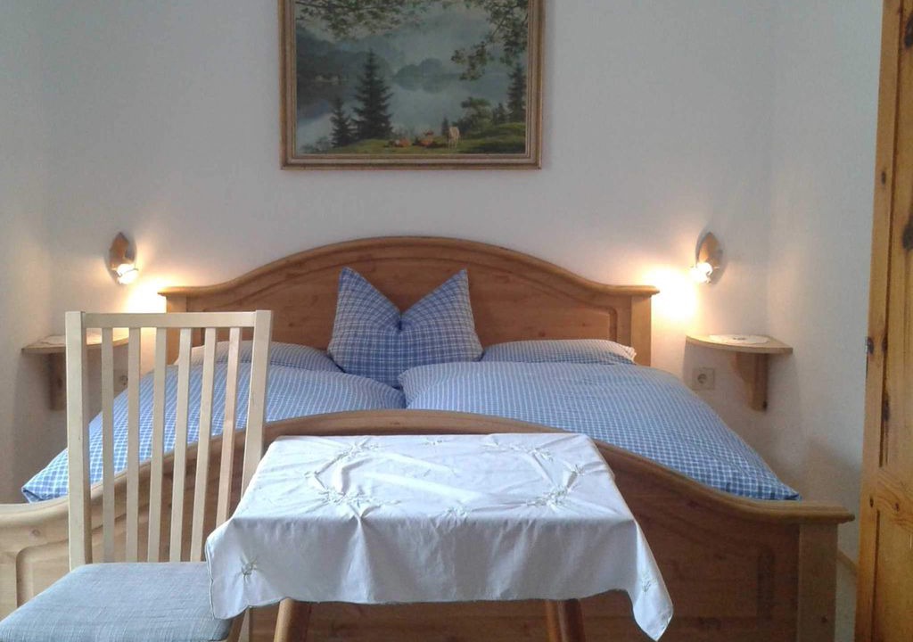Faistenau Apartment | Double room without shower and toilet 2 - organic farm Seemanngut