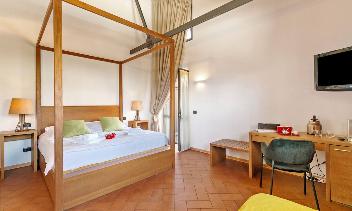 San Benedetto di Lugana Hotel | Double Superior Renano - Almavite, Desenzano Del Garda, Italy