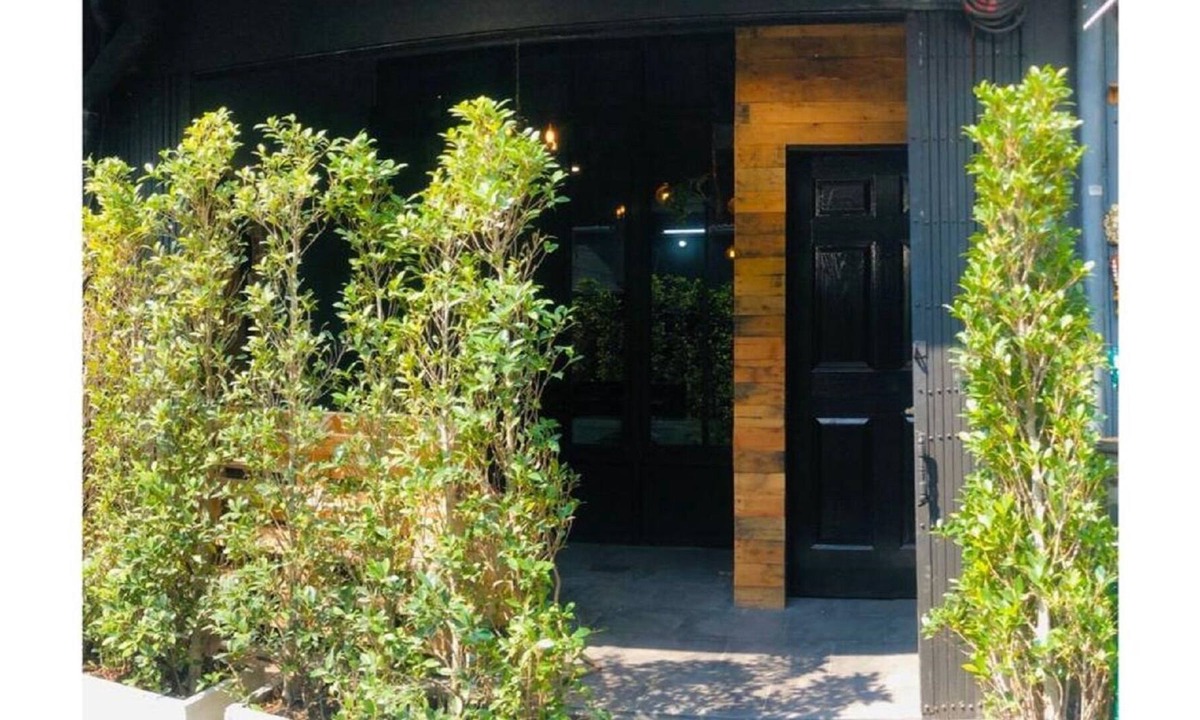 Wat Ratchabophit House | Double Room Near Temple of the Emerald Buddha