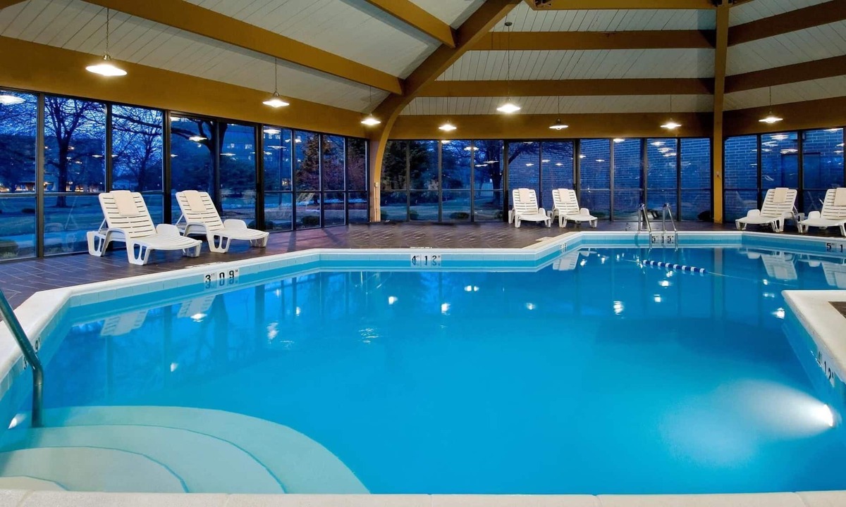 Arlington Heights Hotel | DoubleTree by Hilton Chicago - Arlington Heights