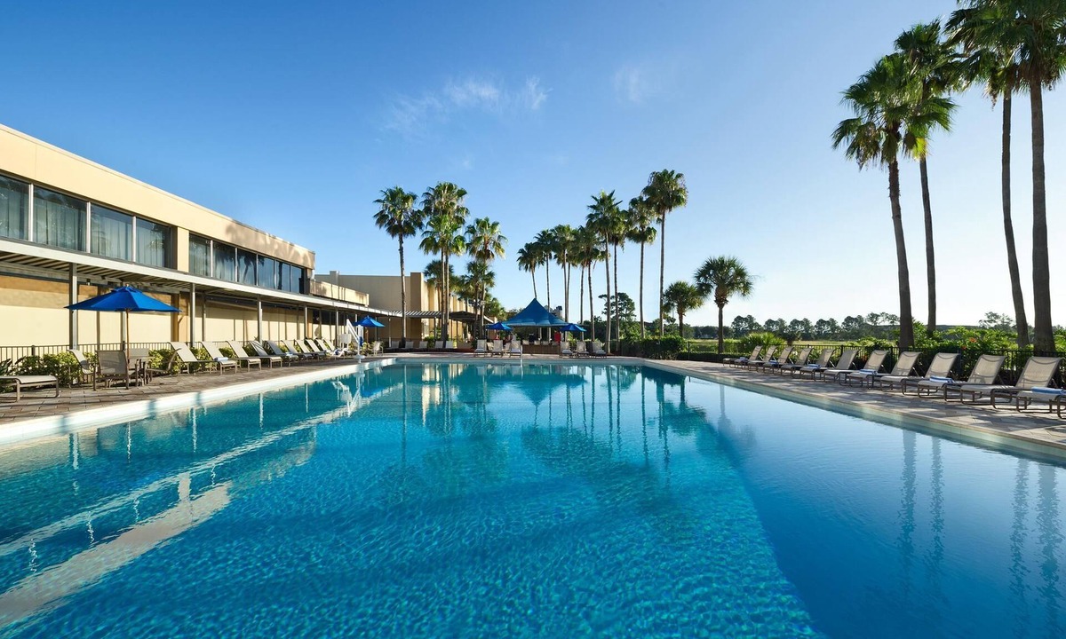 Florida Center Hotel | DoubleTree by Hilton at the Entrance to Universal Orlando
