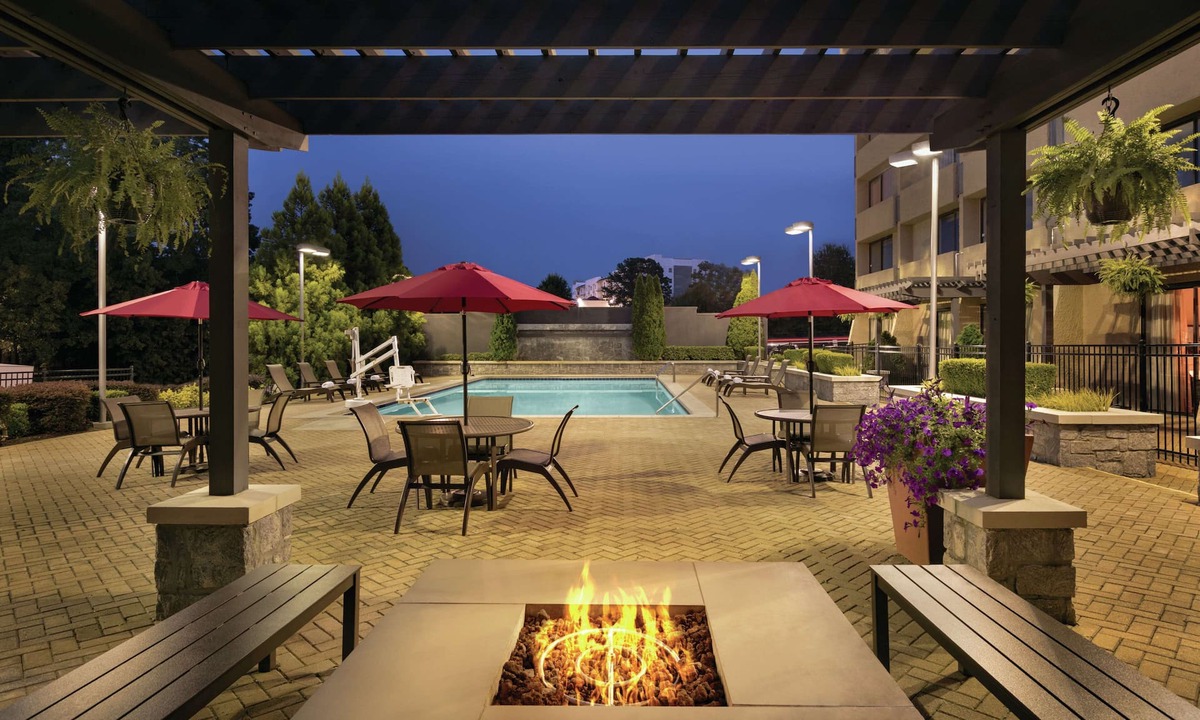 Northlake Hotel | DoubleTree by Hilton Atlanta - Northlake