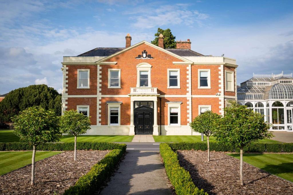 Hoole Hotel | DoubleTree by Hilton Chester