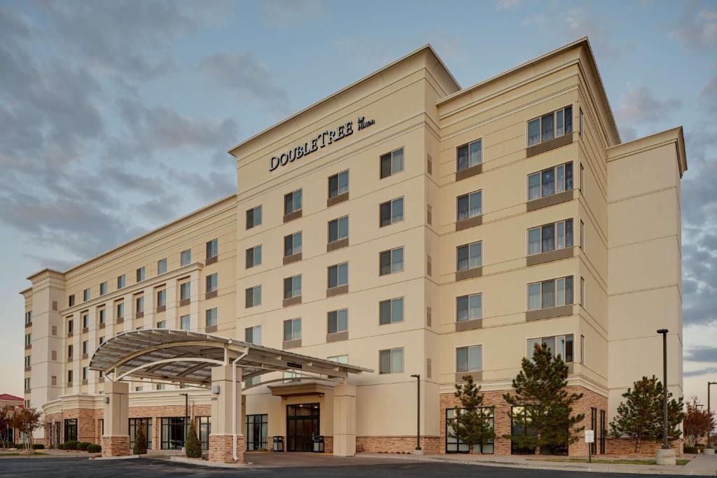 Dupont Hotel | DoubleTree by Hilton Denver International Airport, CO