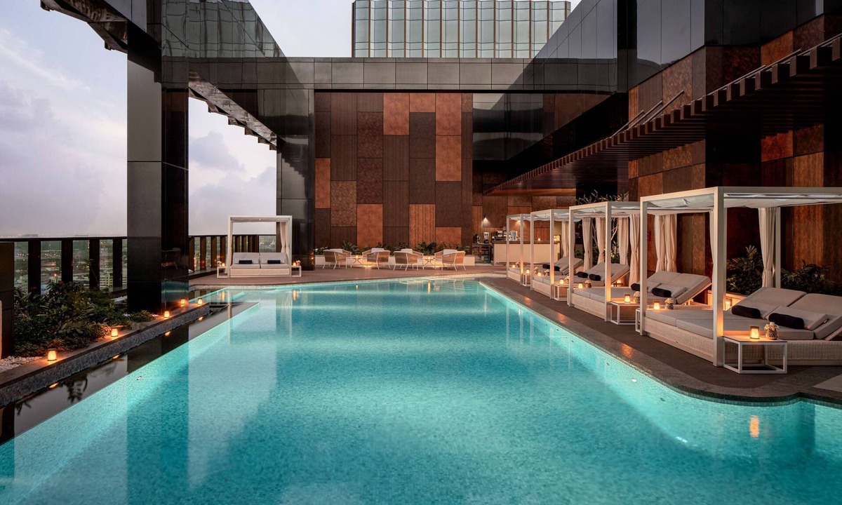 Al Mankhool Hotel | DoubleTree by Hilton Dubai M Square Hotel & Residences