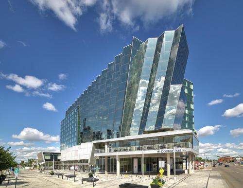 North Central Edmonton Hotel | DoubleTree by Hilton Edmonton Downtown