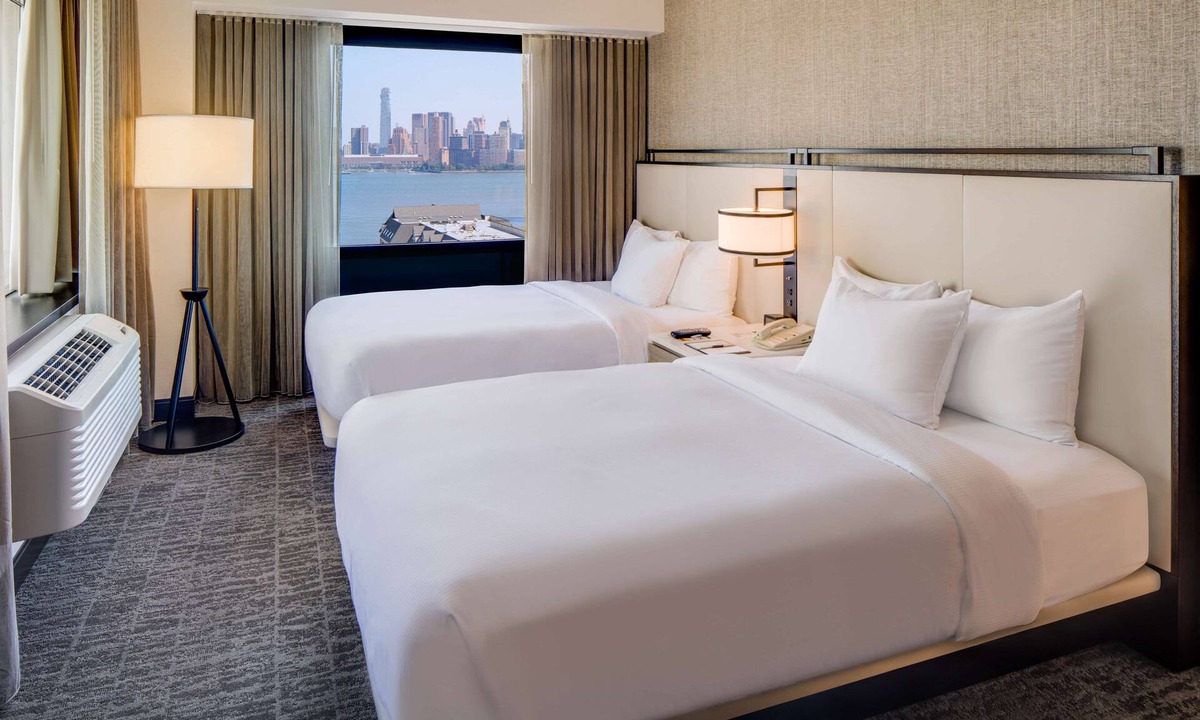 Hudson Exchange Hotel | DoubleTree by Hilton Hotel & Suites Jersey City