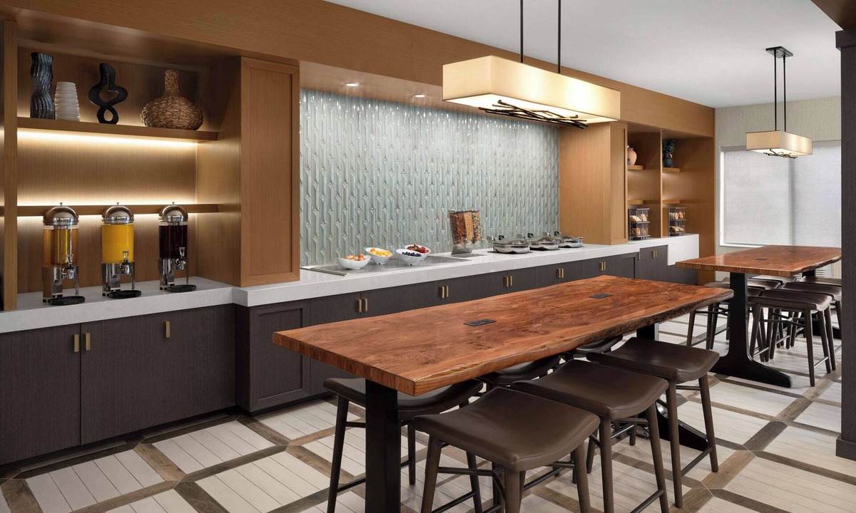 Salem Hotel | DoubleTree by Hilton Hotel Salem, Oregon