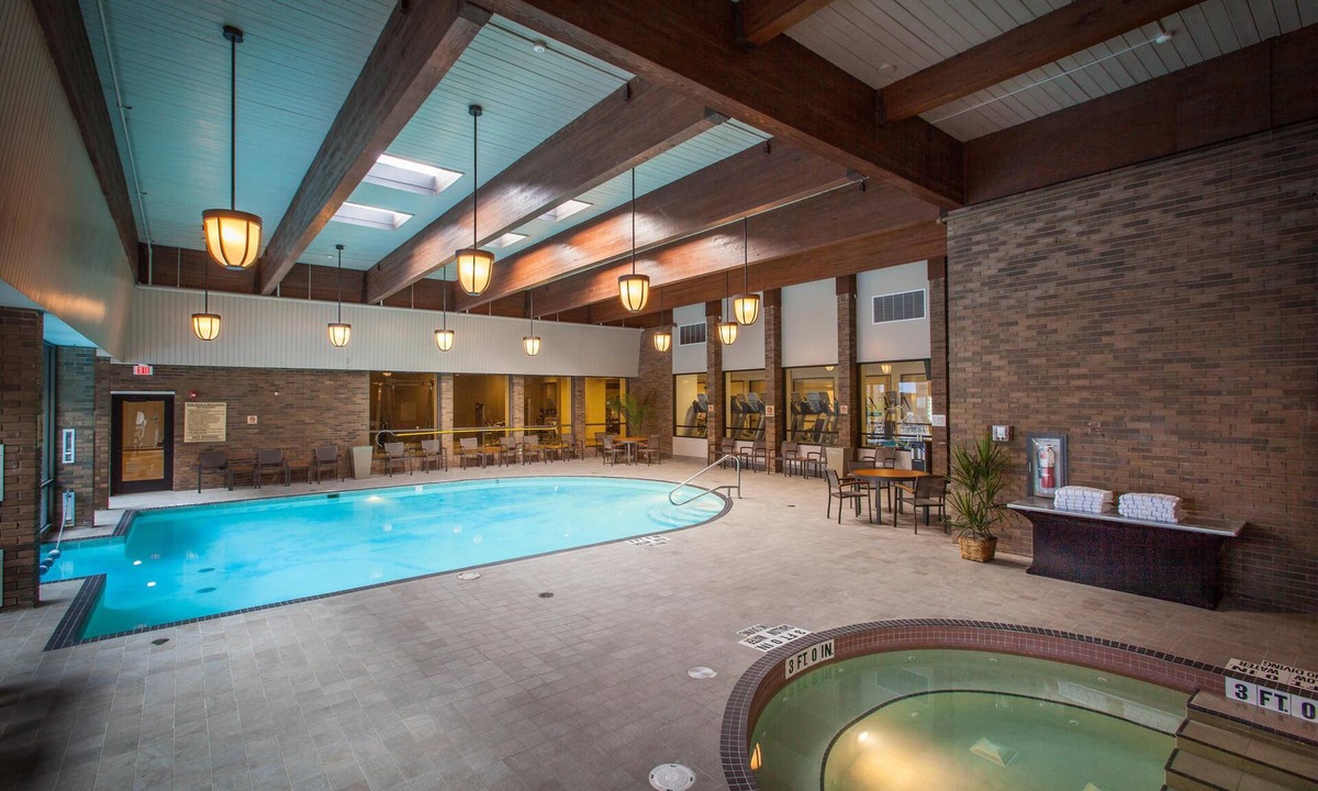 Green Tree Hotel | DoubleTree by Hilton Pittsburgh - Green Tree