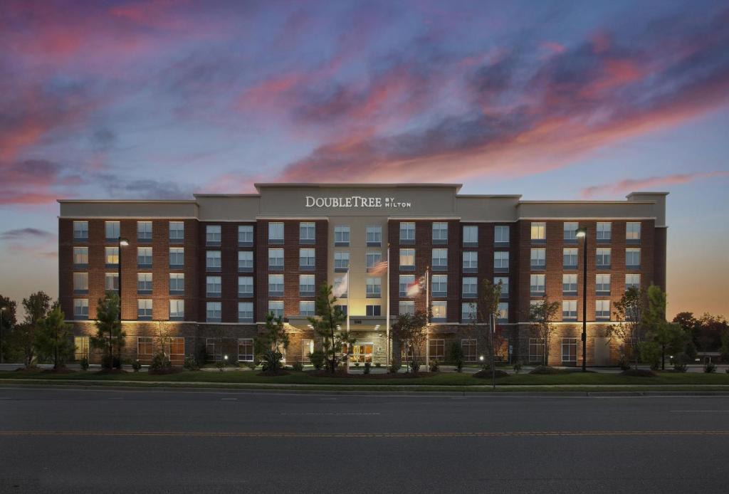 Southwest Raleigh Hotel | DoubleTree by Hilton Raleigh-Cary