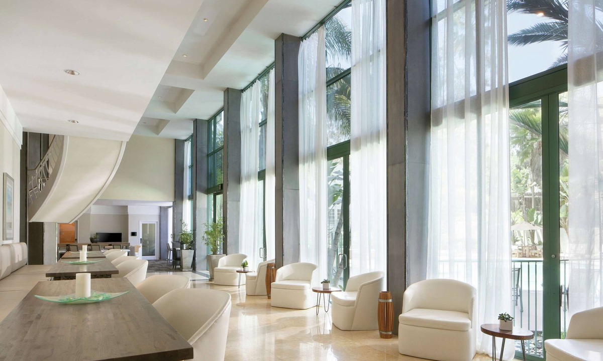 Mission Valley West Hotel | DoubleTree by Hilton San Diego - Hotel Circle