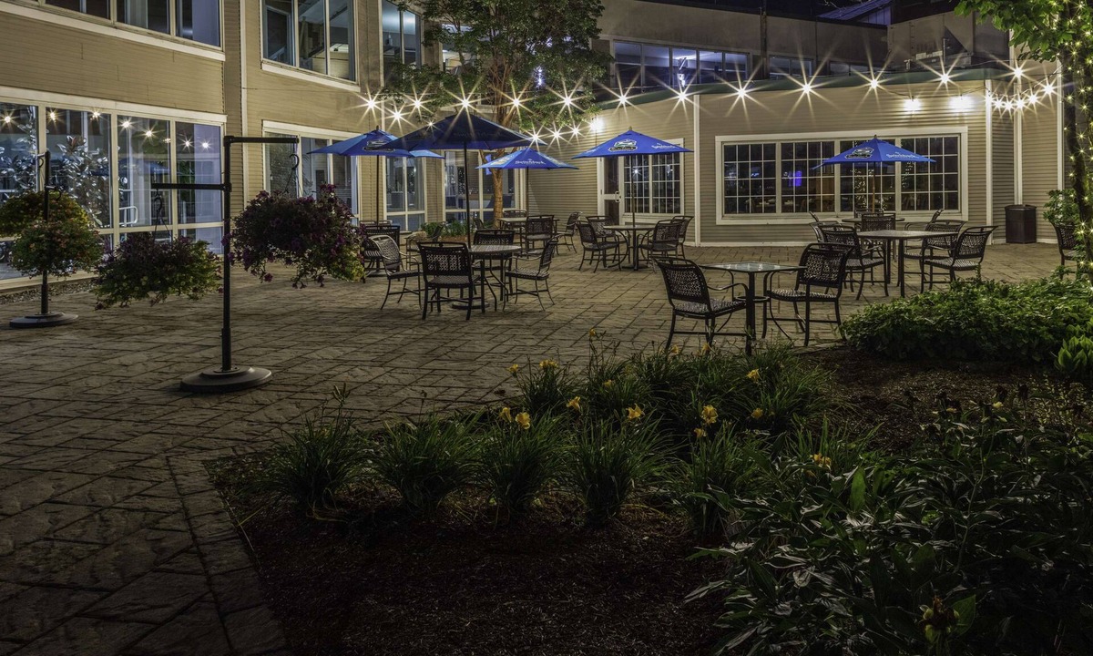 Burlington Hotel | DoubleTree by Hilton Burlington Vermont