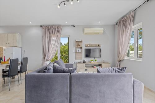 Spata-Artemida Apartment | Doukas House Cottage with vineyard, Artemis