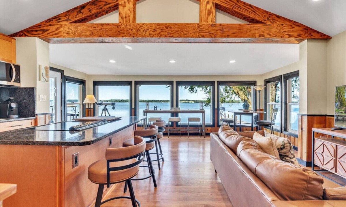 Barstow House | Downs By The River W/beautiful views of Sunset!