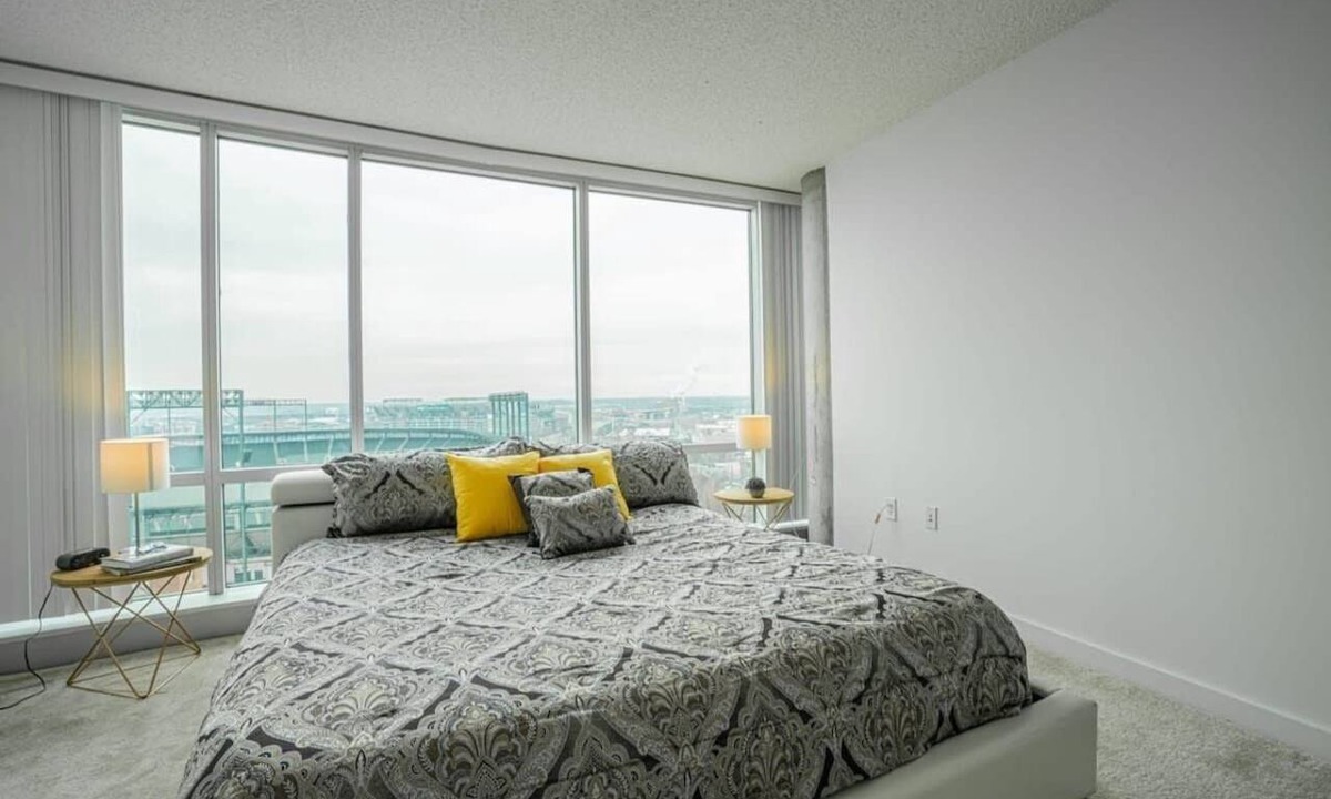 Downtown West Apartment | Downtown 2BR Apartment near Convention Center by RedAwning
