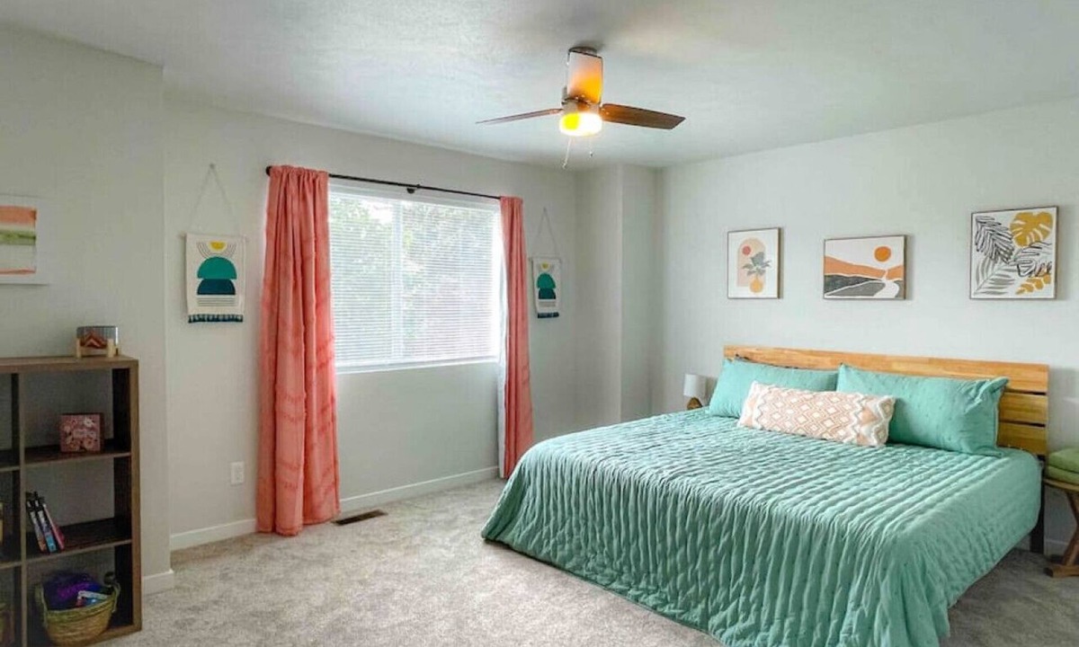 Spokane Villa | Downtown 3/2, garage, EV Charger, private yard, walk to arena!