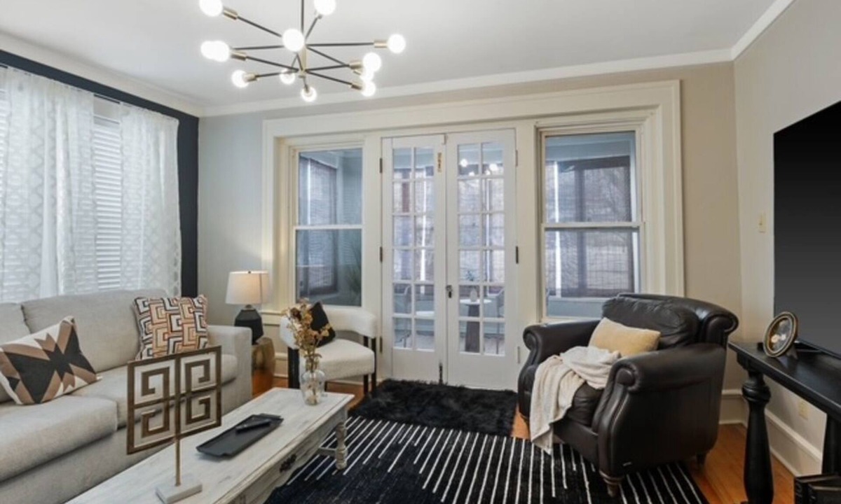 Westside Apartment | Downtown 3BR Apartment, Walk to SU, Burnet Park & Erie Canal