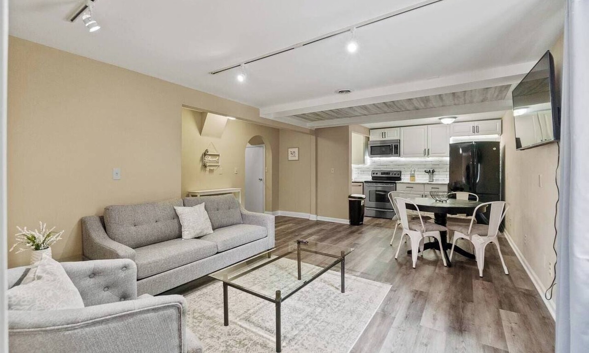 West Central Apartment | Downtown Apartment 3 in Historic Mansion | Free Parking