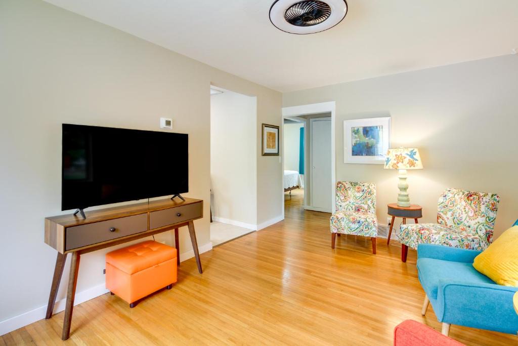 Baudette House | Downtown Baudette Vacation Rental: Walk to Dining!