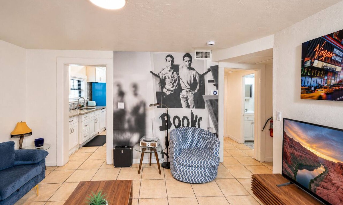 Williams House | Downtown Blue Bungalow w/Fully Fenced Yard, AC, W/D, 3 Smart TVs, Den, Fast WiFi