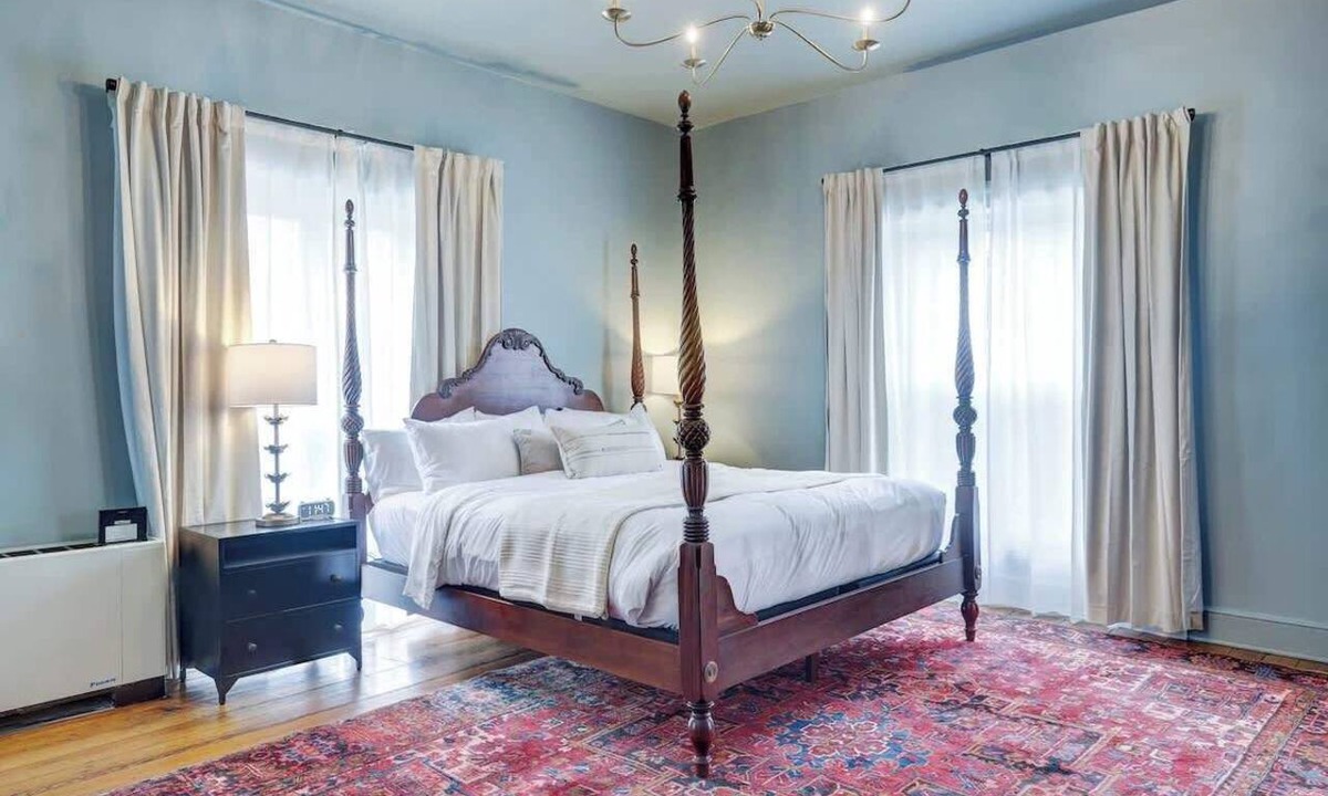 North Downtown Hotel | Downtown Boutique Hotel King Suite with Pool