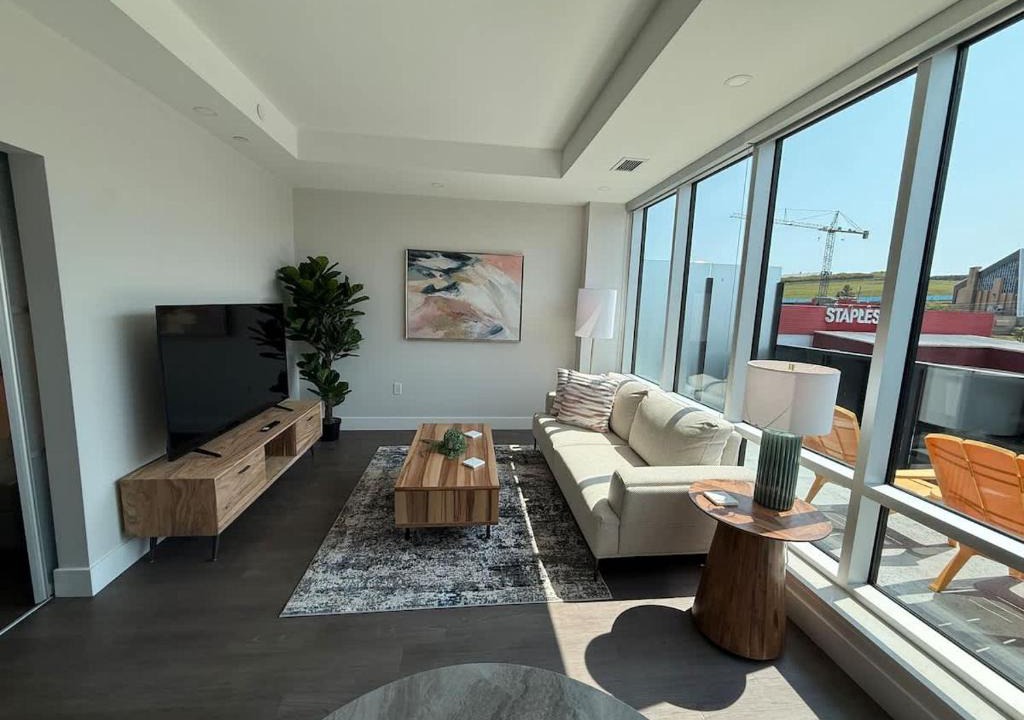 Downtown Halifax Apartment | Downtown Bright & Vibrant 1 BR with huge patio