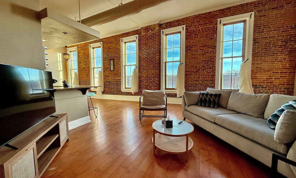 Cedar Falls Apartment | Downtown CF Retreat: King Beds, Brewery Below!