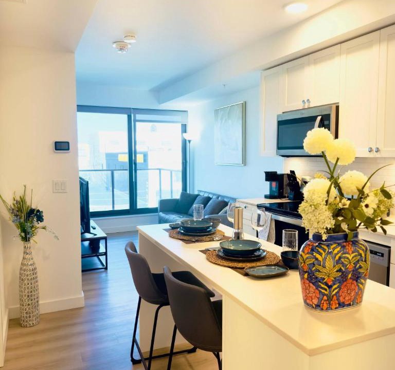 Crescent Heights Apartment | Downtown Condo, Stylish Comfy