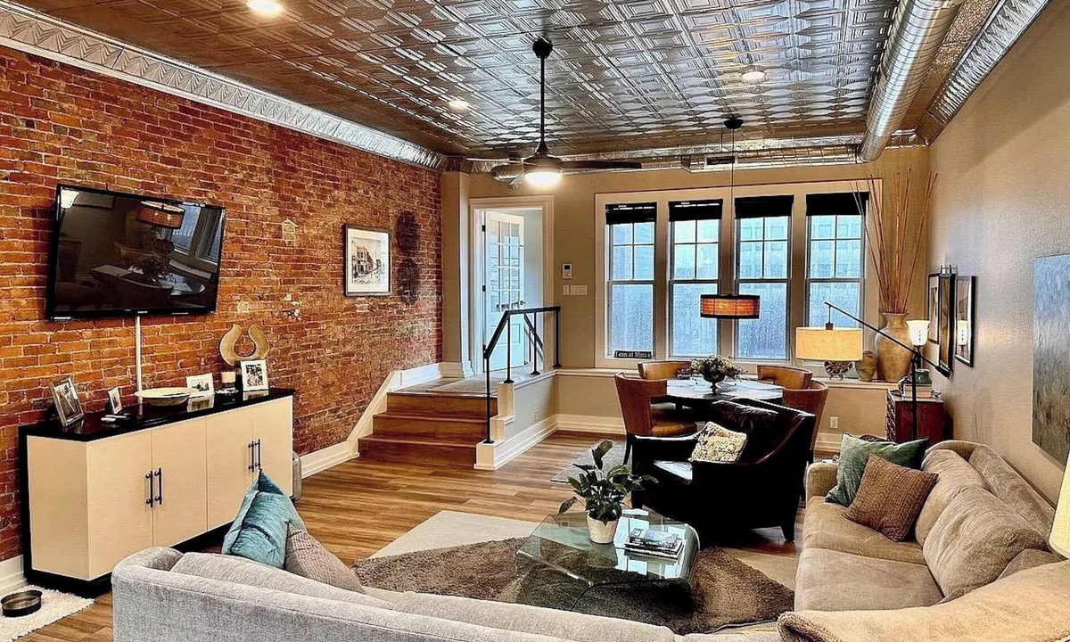 Muncie Apartment | 'downtown Delight' w/Patio! 1 Mi to Ball State