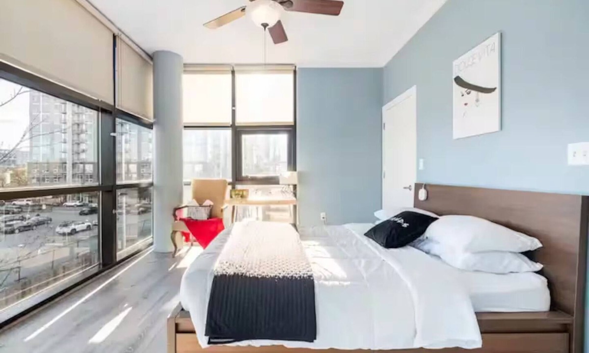 Charlotte Center City Condo | Downtown Dream: 2-Bed Condo with Pool & Parking!