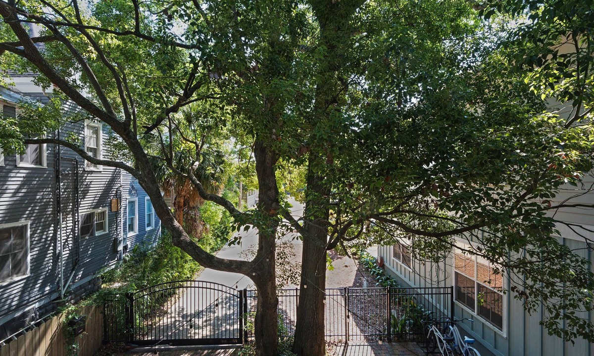 South Pensacola House | Downtown Dreams with Bicycles Included!