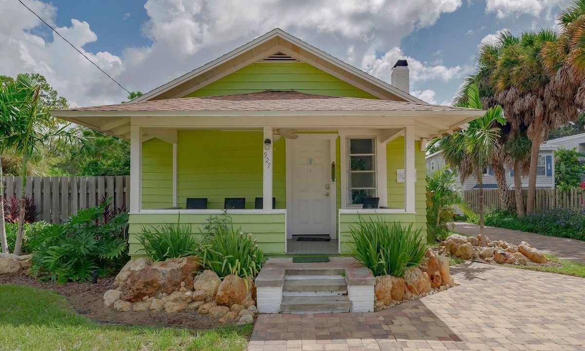 Downtown Dunedin House | Downtown Dunedin Keylime Cottage #3