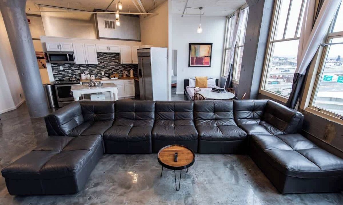 West Main Historic District Apartment | Downtown Duplex with Panoramic View - 12 Beds