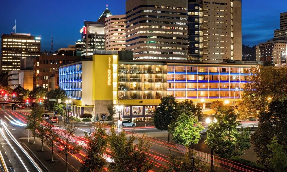 Downtown Portland Hotel | Downtown Escape: Unwind in Your Comfortable Room Across Waterfront Park