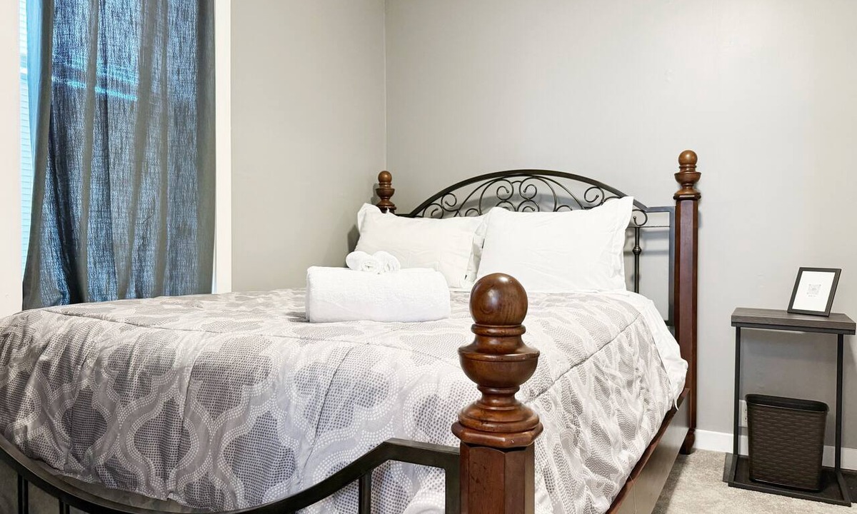 Evansville Apartment | Downtown EVV 2BR- 1.5BA Apt- Chandler A