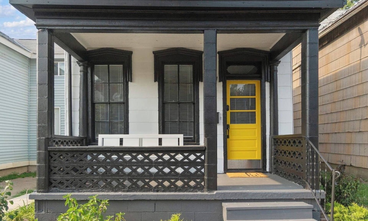 West Central House | Downtown Fort Wayne Home | Walkable Location, Sleeps 7