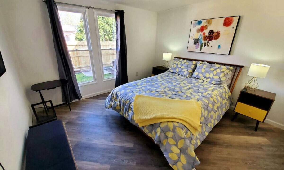 Columbus Apartment | Downtown Getaway ~ Historic & Peaceful, FREE Bikes