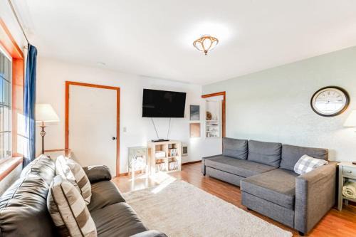Ocean Park House | Downtown home with private hot tub & WiFi - walk to beach - dog-friendly yard