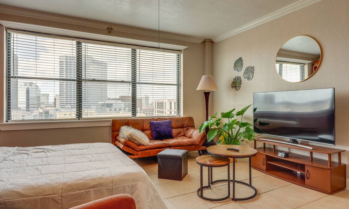 Downtown Jacksonville Apartment | Downtown Jacksonville Studio w/City Views!