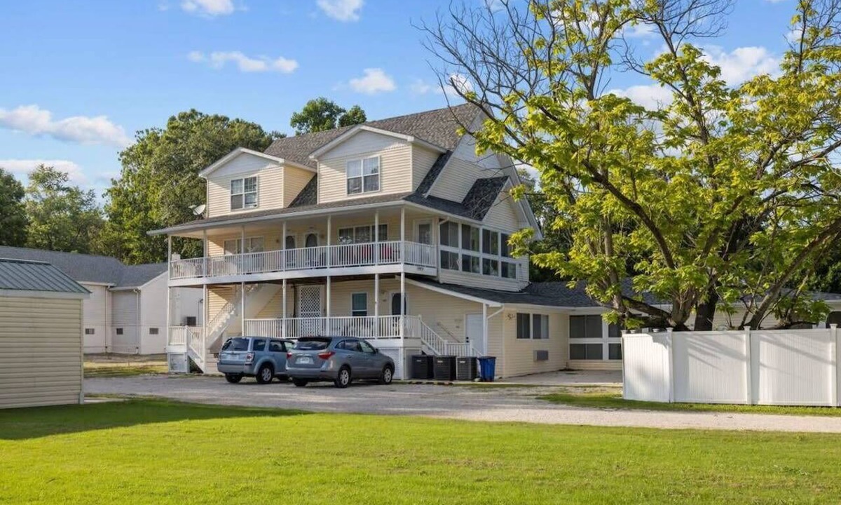 Kimmswick Condo | Downtown Kimmswick Studio~Renovated~Prime Location