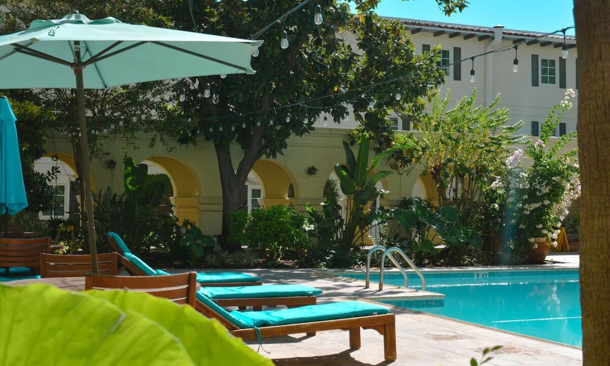 Western Division Hotel | Downtown Laredo | 3 Units w/Pool, Grill & Hot Tub