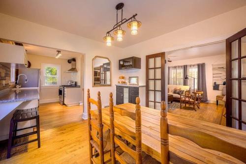 Appleton House | Downtown Lawrence University - Edge of Campus Perfect for Families