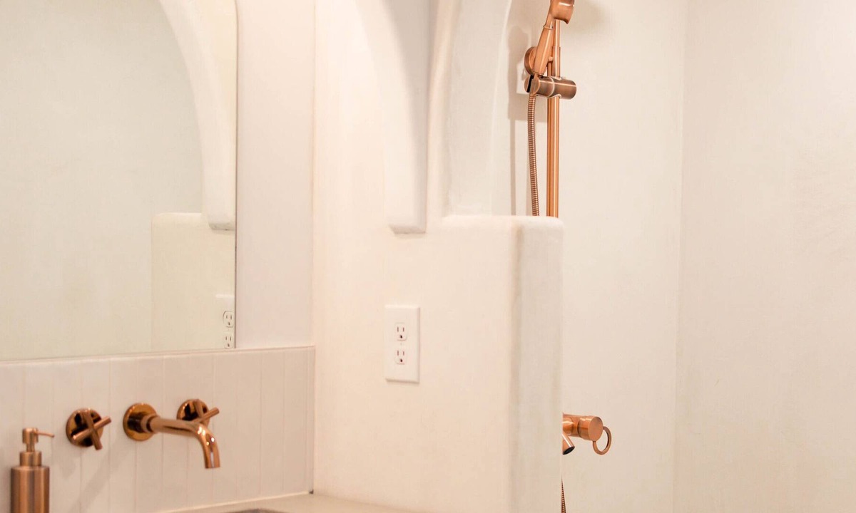 West Fairfax Apartment | Downtown Loft Apartment within Walking Distance to Everything!