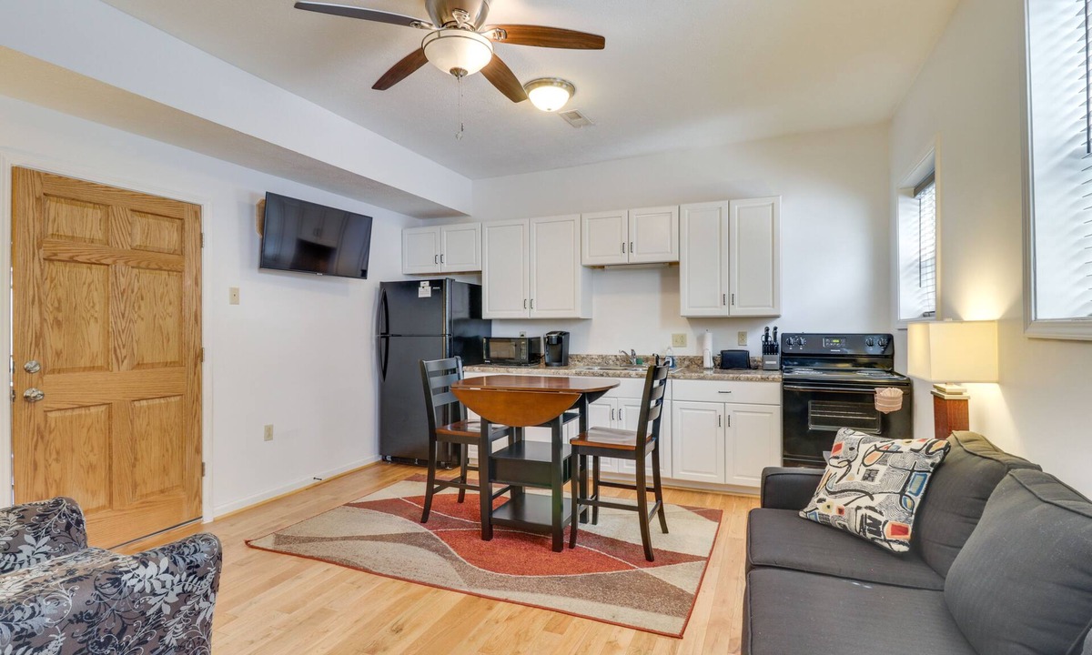 Edray Apartment | Downtown Marlinton Vacation Rental Apartment!