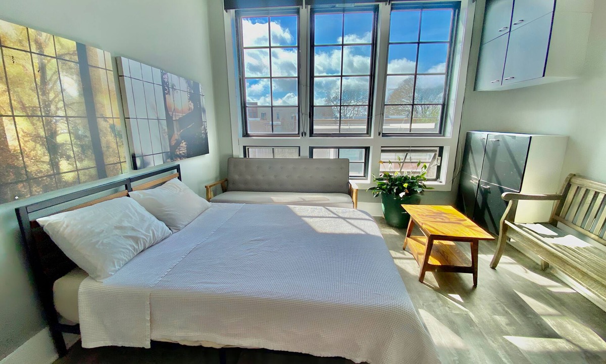 River District Apartment | Downtown Modern Apt, Pavilion