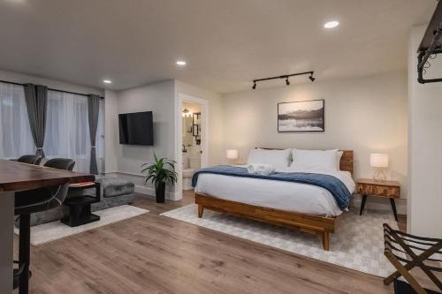 Downtown Anchorage Apartment | Downtown Nordic Studio - King Bed - Walkable