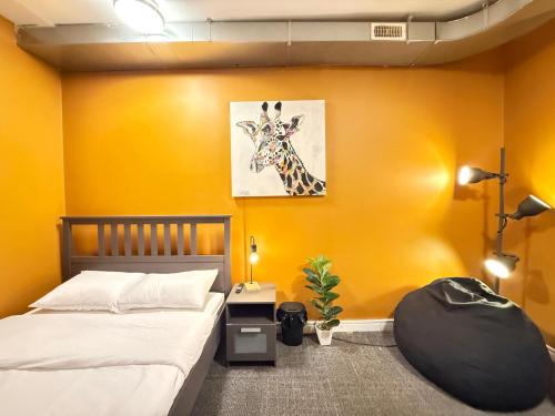 Church and Wellesley House | Downtown Private Room without Window
