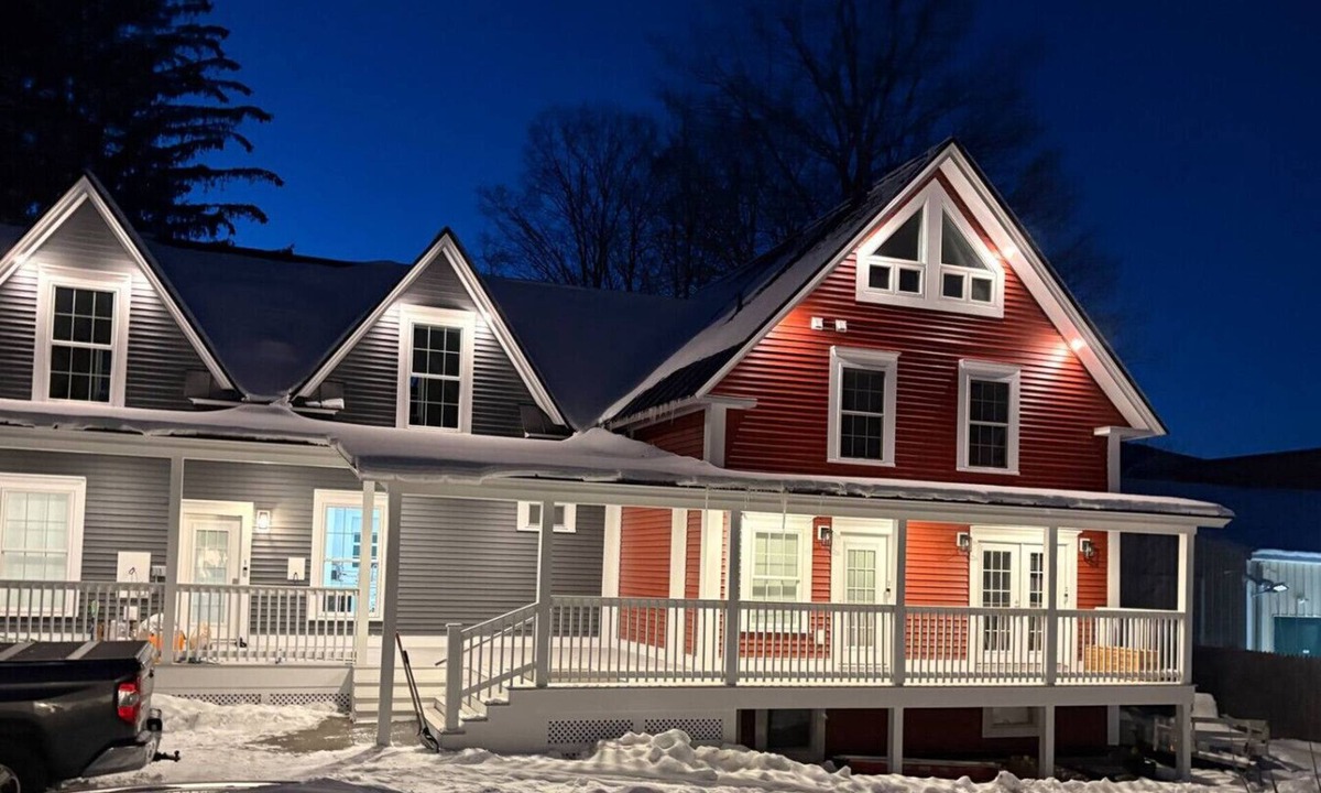 Ludlow Apartment | Downtown Remodel: Restaurants & Mountain Shuttle